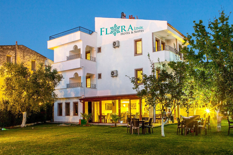 Flora Hotel & Suites